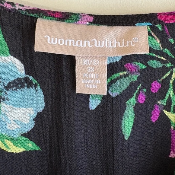Woman Within-NWT 3X black/pink floral rayon V-neck crinkle dress. New with tags! - Picture 4 of 13